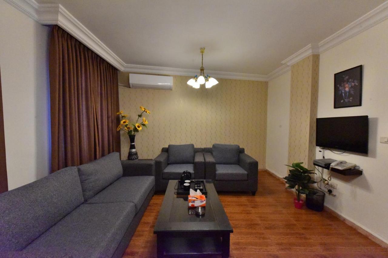 Al Farooq Hotel Apartments Амман Экстерьер фото